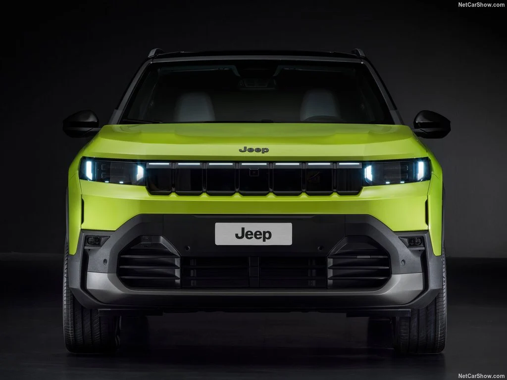 JEEP COMPASS: El SUV que acelera hacia el futuro sin soltar la aventura.
